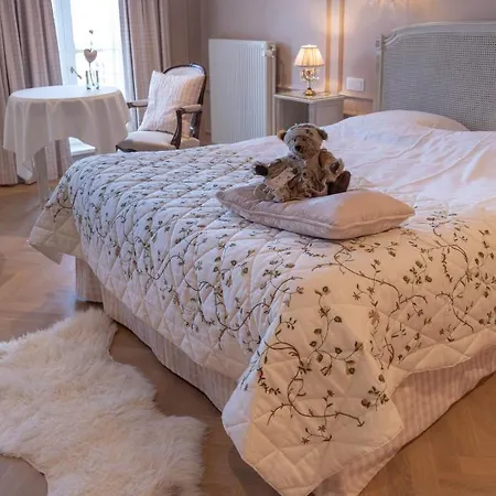 Mirabel Vendégház 4*